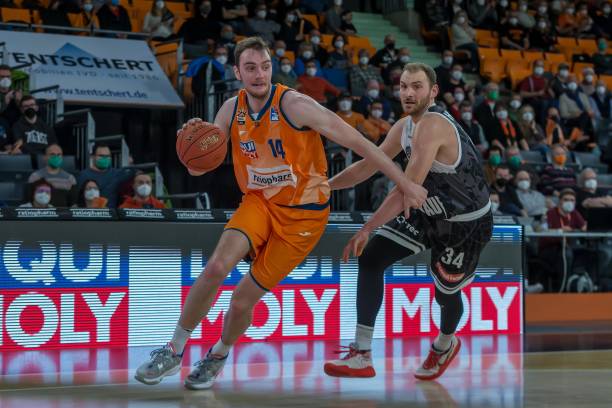 辽宁队凭借 辽宁队凭借